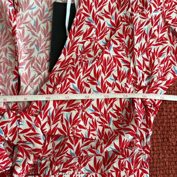 SOLD OUT Lulu’s - red and white tie front romper - Picture 6 of 7